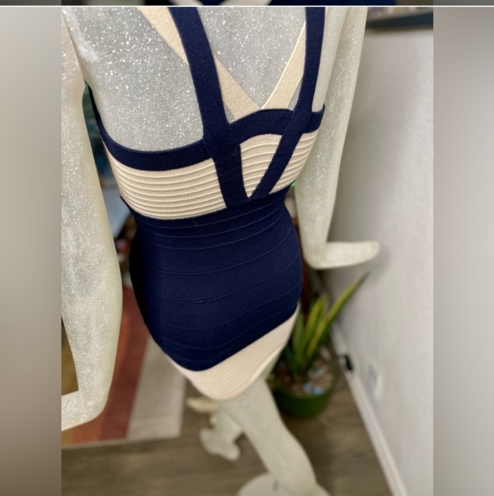 WOW COUTURE BODYCON MINI DRESS SMALL NAVY CREAM BANDAGE STRAPPY - Picture 4 of 6